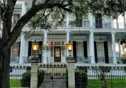 Is it better to stay in the garden district or french quarter?